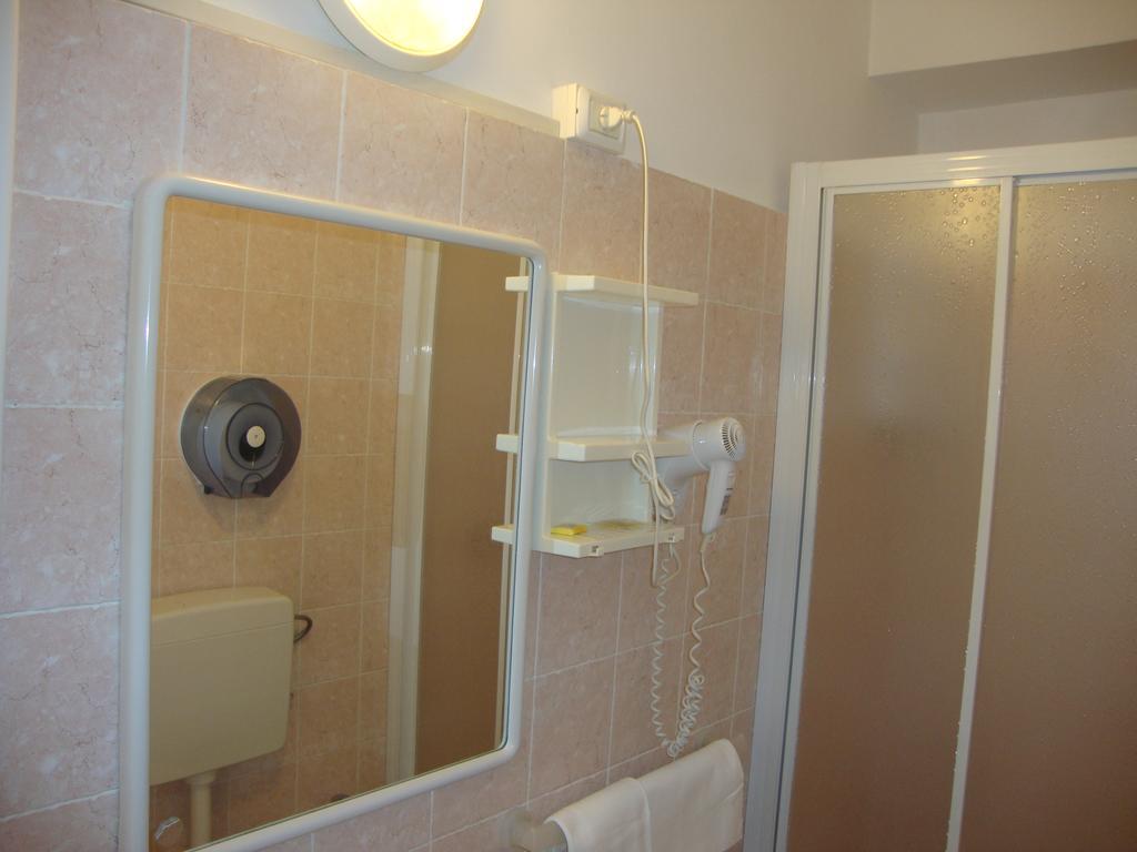 Albergo Gino Ancona Cameră foto