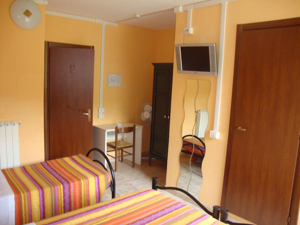 Albergo Gino Ancona Cameră foto