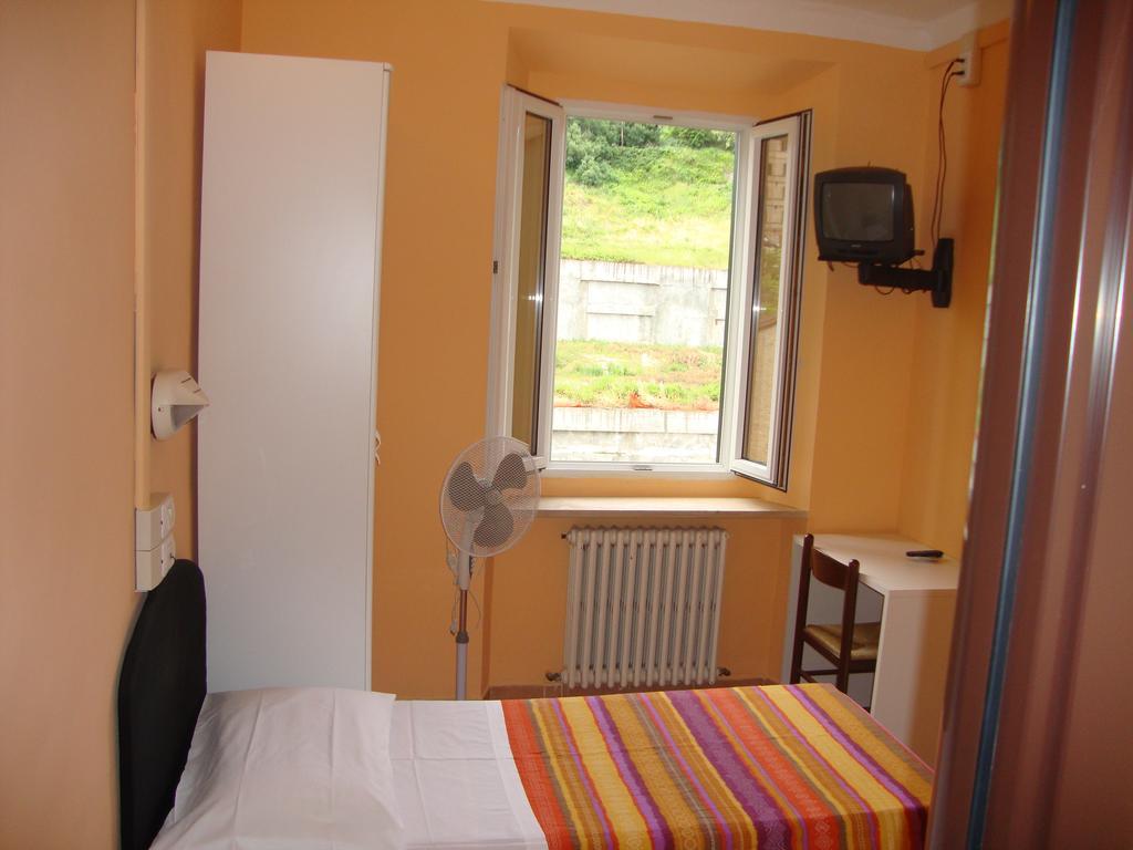 Albergo Gino Ancona Cameră foto