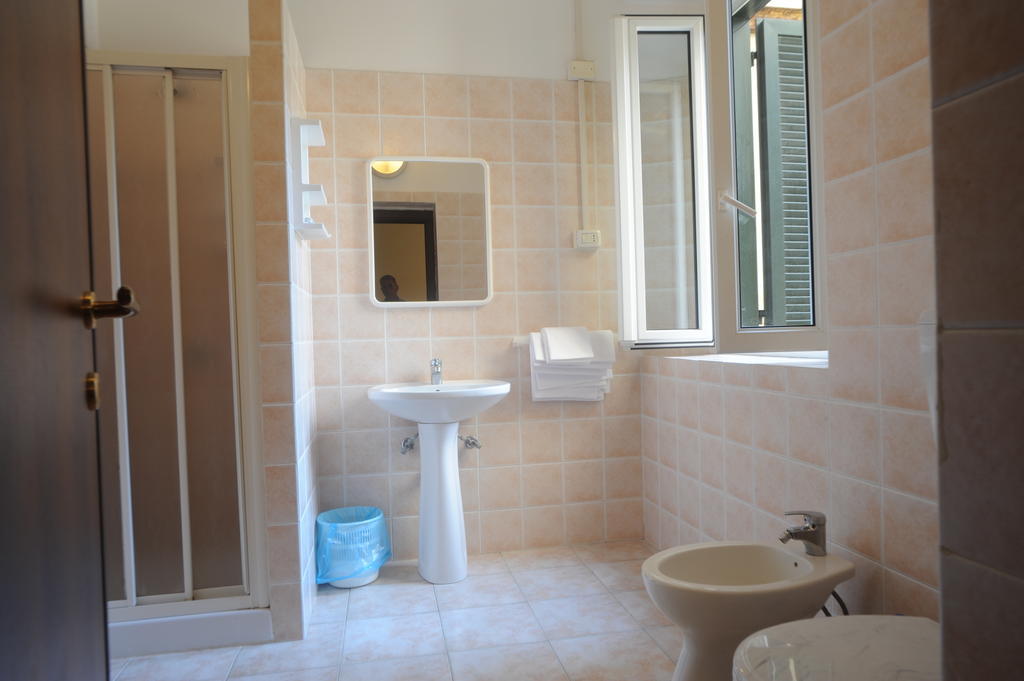 Albergo Gino Ancona Cameră foto